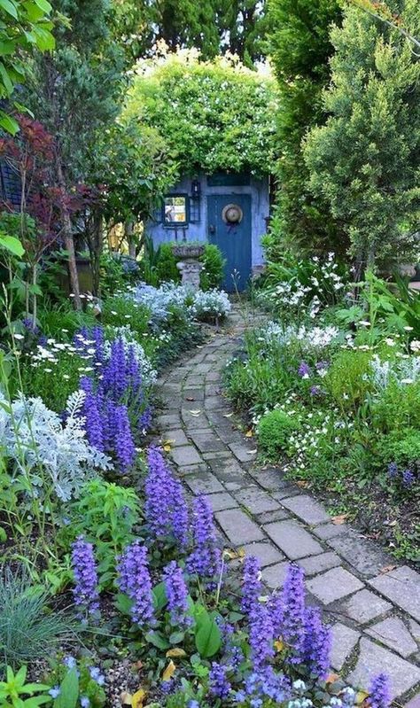 Small Cottage Garden Ideas, Blue Doors, Cottage Garden Design, White Plants, Cottage Gardens, Beautiful Cottages, Backyard Inspiration, Plants Garden, Front Yard Garden