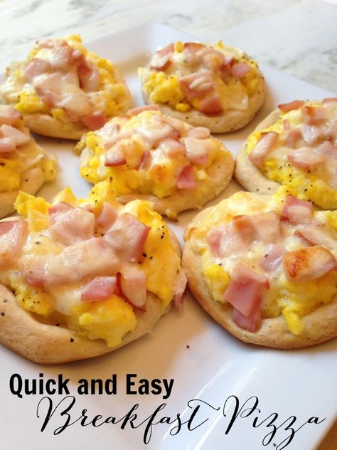 Canadian Bacon Breakfast, Breakfast Pizzas, Egg Benedict, Breakfast Pizza Recipe, Mini Breakfast, Body Inflammation, Pizza Roll, Bacon Breakfast, Breakfast Pizza