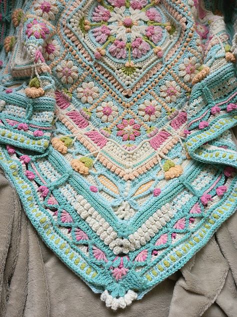 The Floral Hook, Afgans Crochet, Crochet Blanket Designs, Afghan Crochet, Haken Baby, Blanket Patterns, Crochet Mandala, Crochet Diy, Harvest Moon