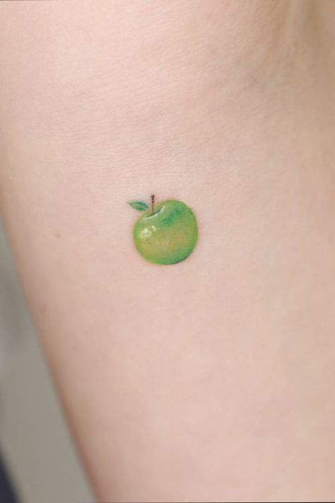 Smol Tattoos, Tattoo Apple, Tattoos Zodiac, Apple Tattoo, Fruit Tattoo, Mini Ideas, Music Tattoo Designs, Sweet Tattoos, Zodiac Tattoos