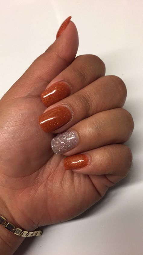 Burnt Orange Dip Nails, Burnt Orange Short Nails, Dip Fall Nails, Orange Short Nails, Winter Nails Short, Caramel Dip, Dip Nails, Dipped Nails, Nails Short