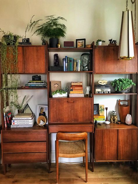 Teak Modular Wall Unit, Styling Mid Century Shelves, Mcm Open Shelving, Mcm Modular Wall Unit, Mid Century Modular Shelving, Vintage Wall Unit, Mid Century Modern Wall Unit, Teak Interior Design, Mcm Wall Unit