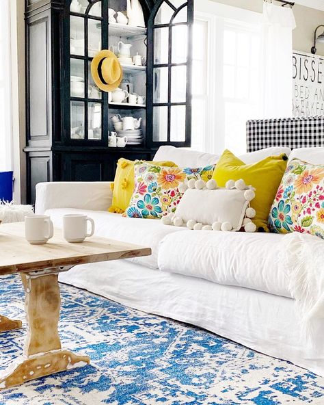 White Sofa With Colorful Pillows, White Couch With Colorful Pillows, White Couch Colorful Pillows, White Couch Colorful Living Room, Colorful Pillows On Couch, Sofa With Colorful Pillows, Colourful Lounge, Family Room Basement, Beach House Designs