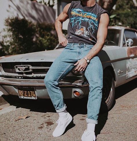 pin+vsco+insta// blakeissiah 80s Fashion Men, Look 80s, 80s Men, 90s Fashion Men, Casual Attire For Women, Fashion 80s, 80s Mens, 80s Outfit, Foto Poses