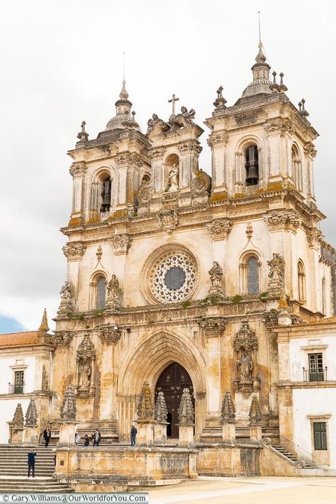 Portugal Country, Backpacking Spain, Day Trips From Lisbon, Adventure Family, Portuguese Culture, Cathedral Architecture, Religious Architecture, Visit Portugal, Cathedral Church