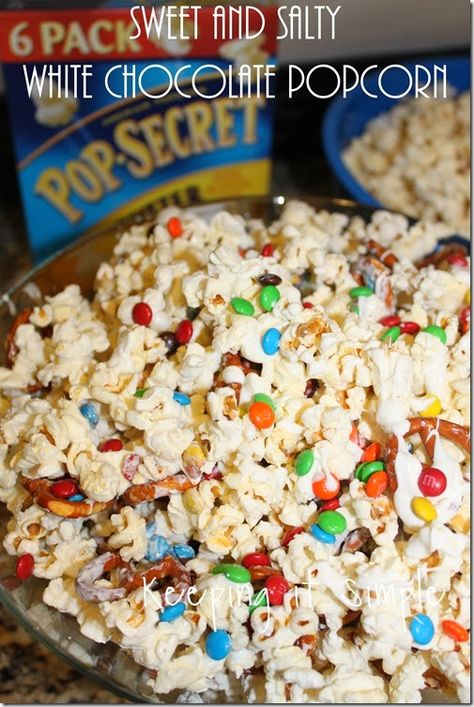 White Choc Popcorn Recipe, Popcorn Pretzels M&ms White Chocolate, Popcorn And M&ms, Watching Movies Together, Popcorn Recipes Sweet, White Chocolate Popcorn, Salty Popcorn, Popcorn Mix, Sweet Popcorn