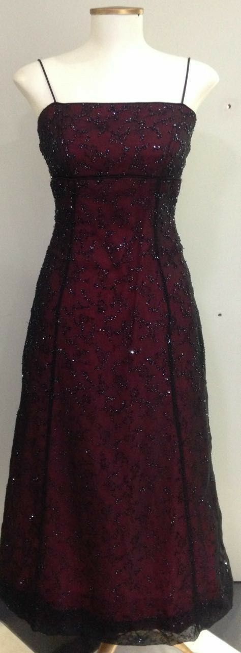 2023 Grad Dress, Vampire Core Prom Dress, Vampcore Prom Dress, Prom Aesthetic Outfit, Prom Dress Red Aesthetic, Red Velvet Dress Short With Shoes, 2000s Prom Dress Grunge, Dark Red Prom Dress Aesthetic, Vintage Prom Dresses 90s Red