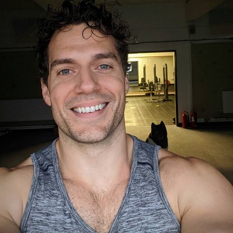 Henry Cavill | The Durrell Challenge is sneaking ever closer! September 27th to be exact. Personally, It's been tough for me to fit runs in of late, but… | Instagram Henry Cavill Instagram, Henry Cavill Selfie, Henry Cavill Tumblr, Men Goals, Henry Cavill Eyes, Witcher Geralt, Love Henry, Clean Shaven, Hello Handsome