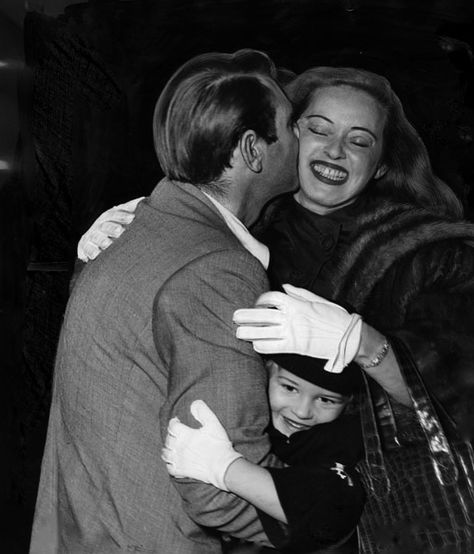 Bette Davis and fourth husband Gary Merrill. They adopted two children together: a girl, Margot and boy, Michael... Gary Merrill, Miriam Hopkins, Bette Davis Eyes, Betty Davis, Movie Actress, Old Hollywood Movies, Film Genres, Old Hollywood Stars, Bette Davis