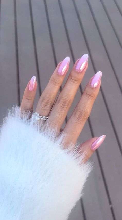 Pink Jelly Glazed Nails: Hailey Bieber-Inspired Nail Look Embrace the latest nail trend with Pink Jelly Glazed Nails, a look that has gone viral thanks to Hailey Bieber. Glazed Pink Donut Nails, Hailey Bieber Pink Nails, Pink Glaze Nails, Light Pink Jelly Nails, Shimmery Pink Nails, Jelly Chrome Nails, Glazed Nails Hailey, Pink Glazed Nails, Jelly Pink Nails