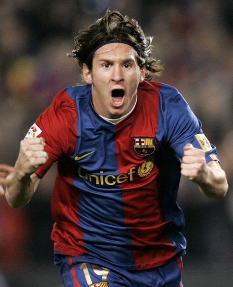 Lionel Messi of Barcelona in 2009. Messi Coldest Photo, Messi 2005, Messi 2009, Beckham Football, Young Messi, Barcelona Champions League, Lio Messi, Messi Videos, Lionel Messi Fc Barcelona