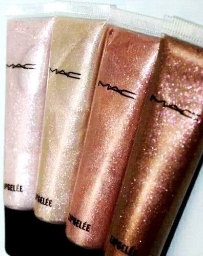 Sparkly Lip Gloss, Make Up Kits, Makeup You Need, Cosmetics Products, Gloss Labial, Top Makeup Products, Fancy Makeup, Makeup Obsession, Makeup For Beginners