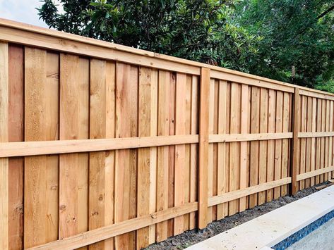 Board on Board Fences: The Fence Type for Ultimate Privacy Board On Board Privacy Fence, Cedar Privacy Fence, Board On Board Fence, Good Neighbor Fence, Dog Ear Fence, Different Types Of Fences, Fence Planning, Cedar Fence Ideas, Valley House