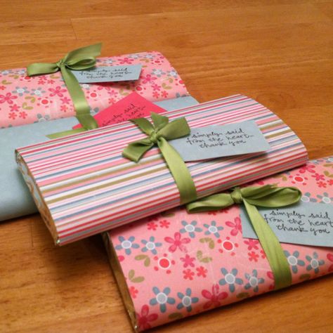 Teacher Appreciation Gifts -Cadbury Chocolate bars wrapped in pretty paper & tied with ribbon ~CAW~ Chocolate Bar Gift Wrap, Nami Reference, Cadbury Chocolate Bars, Chocolate Decoration, Chocolate Bar Wrapping, Bar Diy, Fits Ideas, Cadbury Chocolate, Bar Gift