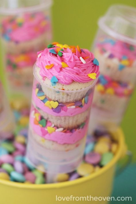 Push Pop Cupcakes Push Cake, Cake Push Pops, Push Up Pops, Up Cake, Pop Cupcakes, Push Pop, Push Pops, Köstliche Desserts, Cupcake Cake