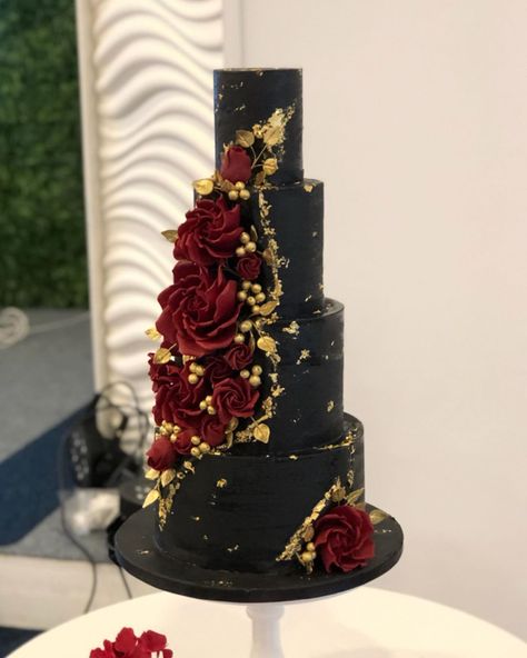 Red Black And Gold 3 Tier Cake, Black Rose Wedding Cake, Wine Red Black And Gold Wedding, Black And Gold Wedding Cake Ideas, Black Burgundy And Gold Wedding Cake, Maroon Black And Gold Wedding Theme, Black Red And Gold Wedding Cake, Burgundy Black And Gold Wedding Bridesmaid Dresses, Black Red Wedding Cake