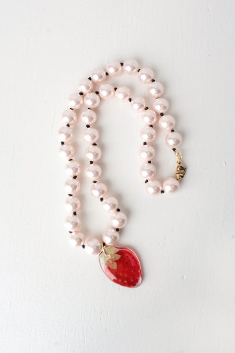 Pink Jewellery, Pearls Choker, Strawberry Necklace, String Necklace, Jewelry Promotion, Pink Pearl Necklace, Jewelry Board, Strawberry Yogurt, Pink Pearls