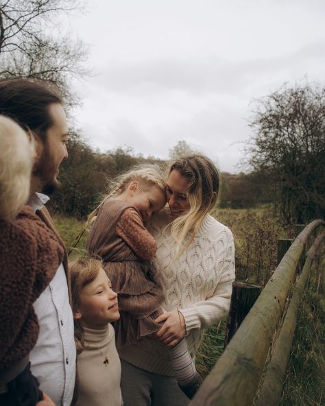 family ‘fall photoshoot 🍂 ~ autumn is here, and it’s the perfect time to capture those warm, golden moments! The crisp air, vibrant leaves, and cozy vibes make for stunning photos you’ll cherish forever. 🍁 Don’t miss out—book your fall photoshoot now and let’s freeze this magical season in time! DM me for details ✨ Cozy Family Photoshoot, Autumn Family Photoshoot, Family Fall Photoshoot, Winter Family Photos, Prays The Lord, Golden Moments, Winter Family, Family Shoot, Crisp Air