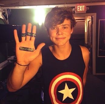 #ashtonirwin Ashton Irwin 2014, 5sos Ashton, Captain America Shirt, 5sos Memes, 5sos Pictures, 5sos 1d, 5 Second Of Summer, 1d 5sos, Drummer Boy