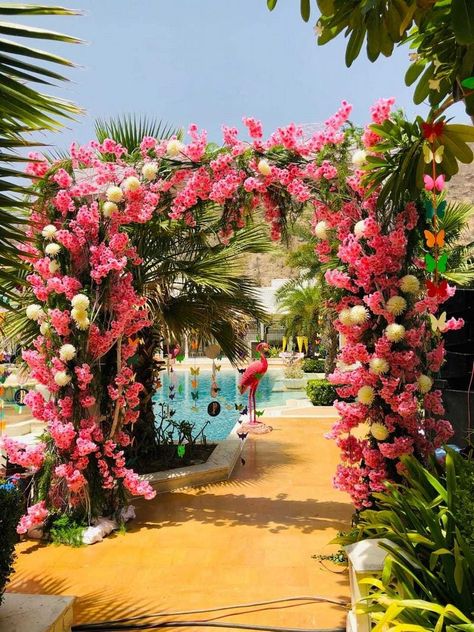 Tropical Mehndi Decor, Flamingo Theme Wedding Decor, Pool Side Mehendi Decor, Butterfly Theme Mehendi Decor, Flamingo Theme Mehendi Decor, Poolside Mehendi Decor, Tropical Birthday Cake, Carnival Ideas, Wedding Hijab