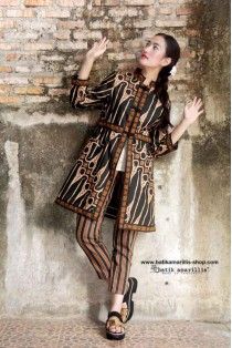 batik amarillis's ildiko long jacket 2-PO Fashion Hijab Style, Mode Batik, Batik Amarillis, Chic Work Outfit, Batik Kebaya, Indonesian Batik, Ethnic Chic, Hijab Style Casual, Batik Fashion