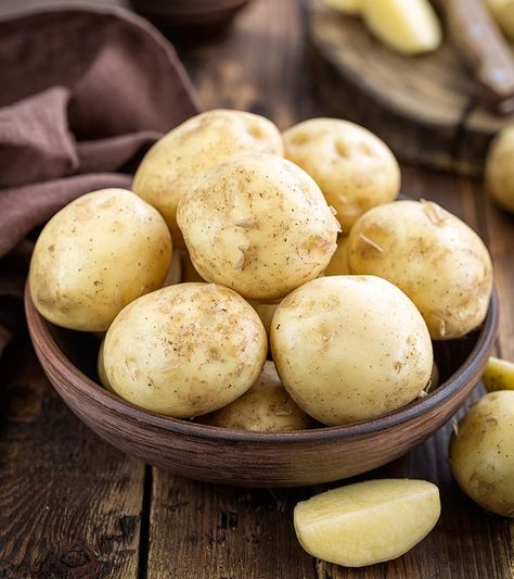 20 Best Benefits Of Potato (Aloo) For Skin, Hair And Health Potato Aloo, Potato For Skin, Benefits Of Potatoes, Lentil Nutrition Facts, Hair Nutrition, Nutrition Certification, Food F, Nutrition And Dietetics, Health Board