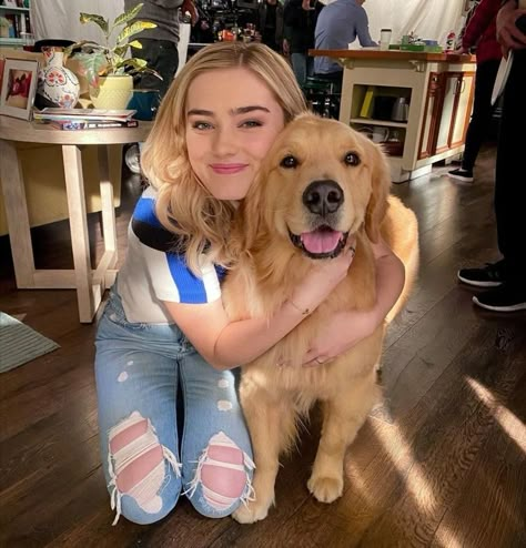 meg donnelly in american housewife Descendants Wicked World, American Housewife, Mary Winchester, Meg Donnelly, Zombie Disney, Doja Cat, Toad, Celebrity Pictures, Sabrina Carpenter