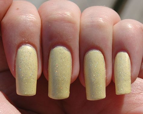 Yellow fairy dust nails Yellow Sparkly Nails, Yellow Nails Glitter, Yellow Sparkle Nails, Yellow Glitter Nails, Fairy Dust Nails, Dust Nails, Glitter Gel Nail Designs, Yellow Sparkle, Yellow Fairy