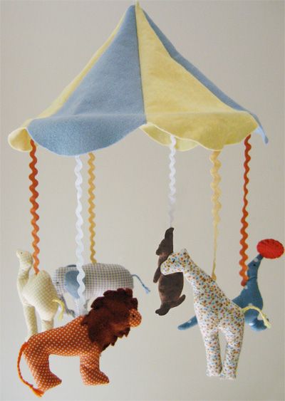 circus mobile Circus Baby Room, Circus Nursery Theme, Vintage Circus Nursery, Vintage Circus Theme, Circus Nursery, Vintage Crib, Circus Decorations, Boy Nursery Themes, Baby Mobil