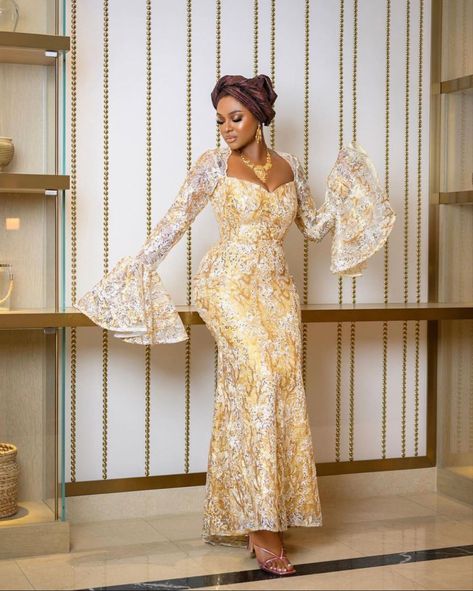 Simple Ankara Gown Styles, Simple Ankara Gowns, Nigerian Wedding Dresses Traditional, Skirt And Blouse Styles, Aso Ebi Dresses, Nigerian Outfits, African Traditional Wedding Dress, Nigerian Lace Styles Dress, Nigerian Lace Styles