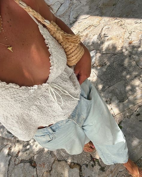 summer in seaside, fl is my fav 🤍✨ !!! Summer Outfit Inspo 2024, Charleston Sc Style, Seaside Outfits, Summer Beach Outfit Women, Spring Summer Aesthetic, Casual Summer Clothes, Coastal Outfits, Summer Fits Aesthetic, Summer Shopping Outfit