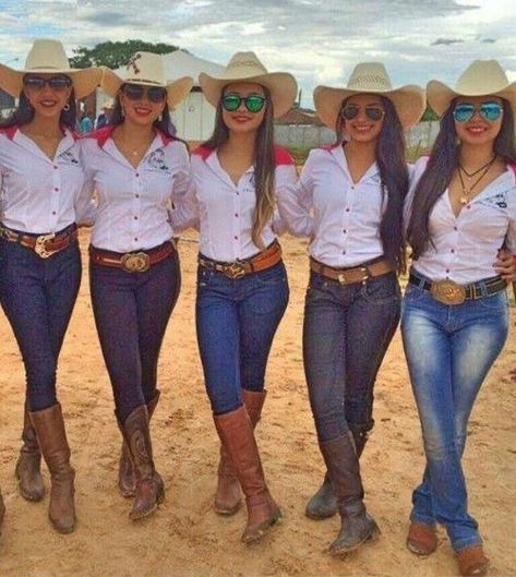 Cowgirl Outfits For Women, Cowgirl Boots Outfit, Cute Cowgirl Outfits, Cowgirl Style Outfits, Outfits For Mexico, Wilde Westen, Country Style Outfits, Cute Country Outfits, Looks Country