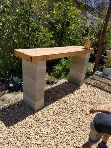 Diy Cinderblock Pergola, Cinder Block Picnic Table, Outdoor Kitchen Using Cinder Blocks, Cinderblock Outdoor Grill Station, Diy Patio Furniture Cinder Blocks, Diy Outdoor Grill Station Cinder Blocks, Cinder Blocks Diy, Cinder Block Furniture, Bar Exterior