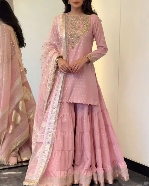 Pink Desi Wedding Dress, Pink Pakistani Outfit, Pink Indian Dress, Pakistani Dress Design Ideas, Eastern Clothes, Lehenga Outfit, Desi Wardrobe, Desi Fits, Desi Dress