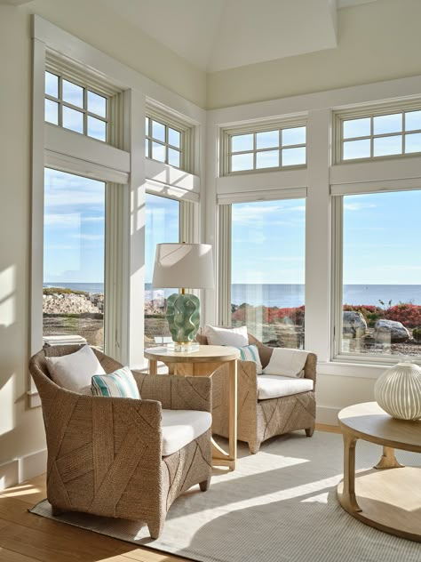 Beach House Decor Living Room, Big Houses Interior, Lake House Living Room, Cape Style Homes, Garage Guest House, Beach House Living Room, Coastal Interiors Design, Dream Beach Houses, Beach House Interior