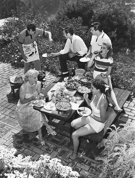 Rock Hudson, upper left, entertains, clockwise, actor Bob Preble, scriptwriter Leonard Stern, actresses Lori Nelson and Julia Adams, and script girl Betty Abbott at his North Hollywood home, 1952. (© Sid Avery) Lori Nelson, Julia Adams, Script Writer, Rock Hudson, Hollywood Homes, Jerry Lewis, I Love Cinema, Barbecue Party, Dean Martin