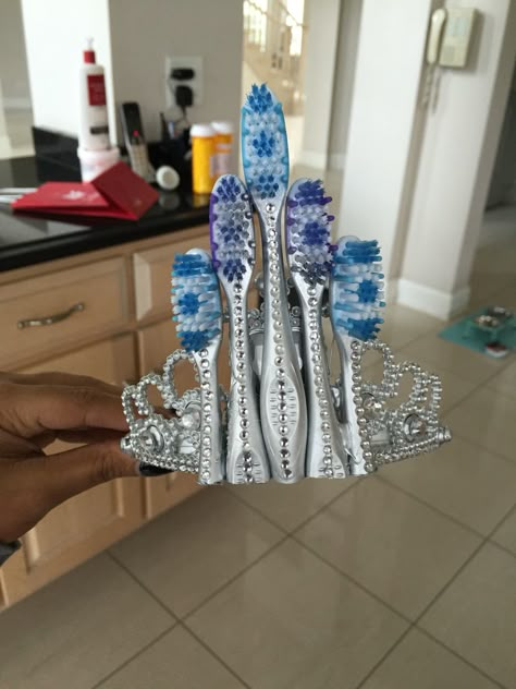 Toothfairy Crown Tooth Fairy Costumes, Halloweenský Makeup, Fairy Crown, Theme Halloween, Dental Hygienist, Fairy Costume, Couple Halloween, Diy Halloween Costumes, Tooth Fairy