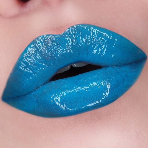 Evening Eye Makeup, Perfect Lip Color, Vibrant Makeup, Lip Art Makeup, Dark Red Lips, Blue Lipstick, Lipstick Designs, Blue Lips, Lipstick Art