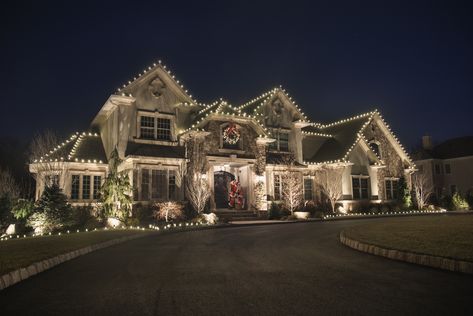 Residential Holiday Decorating and Christmas Light Service Portfolio | Christmas Decor Outdoor Christmas Lights Diy, Winter House Exterior, Christmas Lights Outside, Design Hall, Christmas Light Installation, Hanging Christmas Lights, Christmas House Lights, Red Christmas Decor, Dream Life House