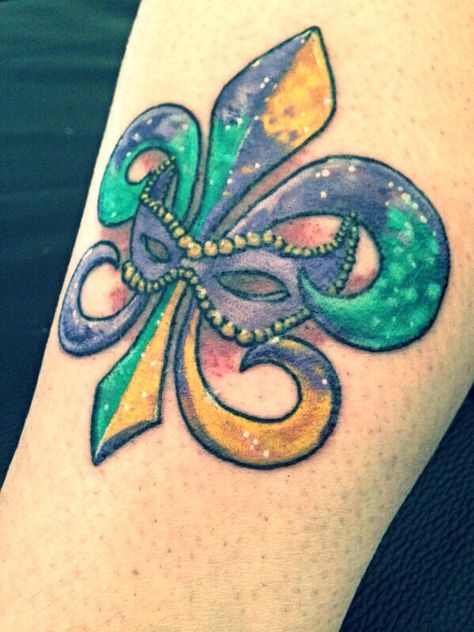 Fleur de lis-mask-mardi gras New Orleans Mask Tattoo, Cajun Tattoo Ideas, Mardi Gras Tattoo Ideas, Mardi Gras Mask Tattoo, Nola Tattoos Ideas, Mardi Gras Tattoo, Fluer De Lis Tattoo, Mask Tattoo Ideas, Card Tattoos