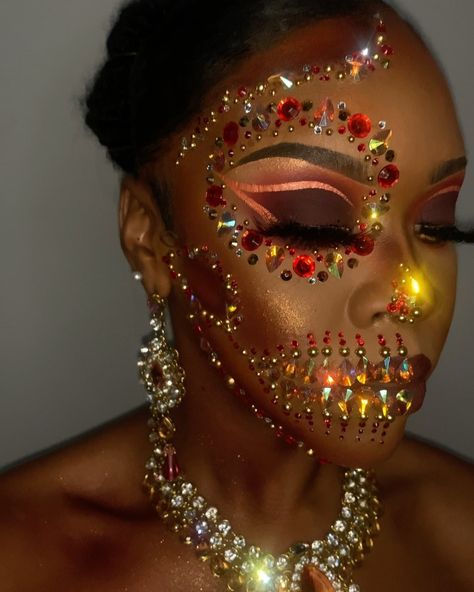 Carnival Makeup Queen 👸🏽🇹🇹 on Instagram: “It’s the bling for me! ✨Couldn’t choose one video so I posted all ❤️ What’s your favorite thing about this look? Halloween but make it…” Muertos Makeup, Halloween Makeup Sugar Skull, Look Halloween, Carnival Makeup, First Video, Choose One, Halloween Makeup, Sugar Skull, Carnival Face Paint