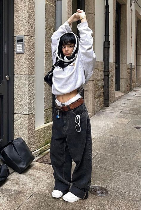 IG: @marietarey Outfits For Rain, Wide Leg Baggy Jeans, Y2k Cargo Pants, Y2k Baggy Jeans, Interesting Outfits, Image Swag, Jeans High Waist, Outfit Inspo Casual, Fits Clothes