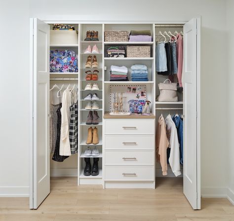 Reach-In Closets for Teens | Inspired Closets Teen Closet Organization, Toy Closet Organization, Teen Closet, Small Closet Design, Girls Closet Organization, Closets Ideas, Organization Systems, Custom Closet Design, Systems Design