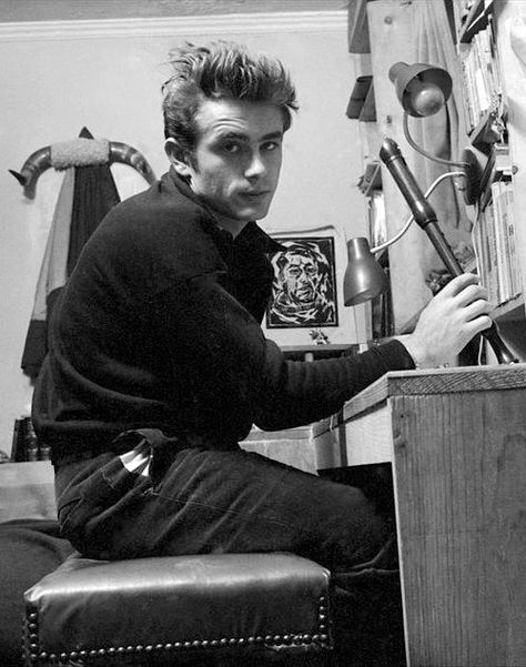 LATINAMERICANA James Dean Aesthetic, Dean Aesthetic, James Dean Pictures, Terrence Loves You, Old Hollywood Actors, Dean O'gorman, James Dean Photos, Jimmy Dean, Actor James