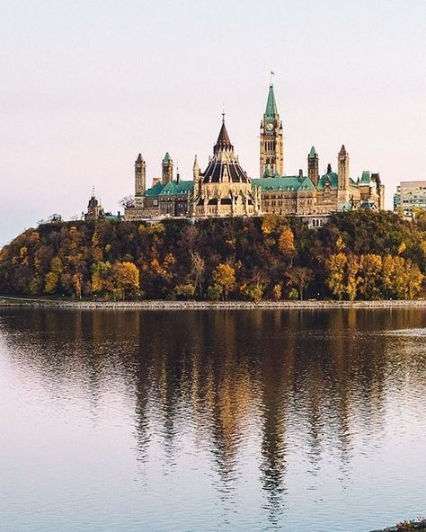 Local tip: For one of the best views of the Parliament Buildings in Ottawa, take a walk on the Voyageurs Pathway on the Quebec side of the Ottawa River. 📷 @bust_it_away_photography #ExploreCanada Astuce locale : Pour une des plus belles vues sur les édifices du Parlement à Ottawa, allez prendre une marche sur le sentier des voyageurs, du côté québécois de la rivière des Outaouais. 📷 @bust_it_away_photography #DiscoverOn #MyOttawa Tourism Website, Explore Canada, Take A Walk, Ottawa, Walk On, A Walk, Nice View, Ontario, North America