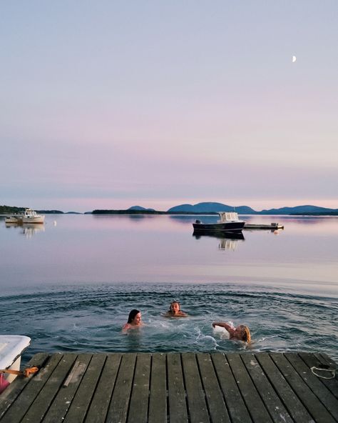 New photog friends & maine 🦪 Maine Beach Aesthetic, Summer In Maine Aesthetic, Maine Aesthetic Summer, Maine Aesthetic, Summer In Maine, Maine Summer, Maine Beaches, Living In Boston, Coastal Maine