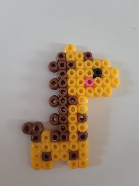 Cheetah Print Perler Beads, Perler Beads Giraffe, Ironing Bead Ideas, Hammer Bead Ideas, Perler Beads Ideas Animals, Pearl Or Bead Ideas Cute, Volleyball Perler Beads, Pearler Beads Easy, Pig Perler Bead Patterns