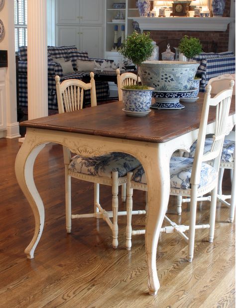 Country Dining Room Table, French Country Dining Room Decor, Country Dining Room, Country Farmhouse Table, Diy Esstisch, French Farmhouse Table, French Country Rug, Country Dining Tables, French Country Dining Room