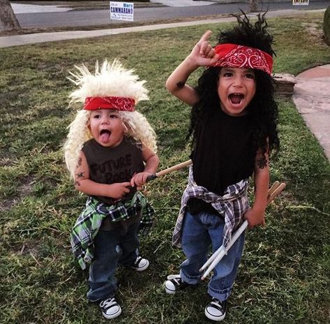 Love this DIY '80s rocker Halloween costume! Rockstar Costume Diy, Kids 80s Outfit Ideas, Diy 80s Costume, Kids Rockstar Costume, Rocker Halloween Costume, 80s Outfit Ideas, 80s Dress Up, Rockstar Costume, Rocker Costume