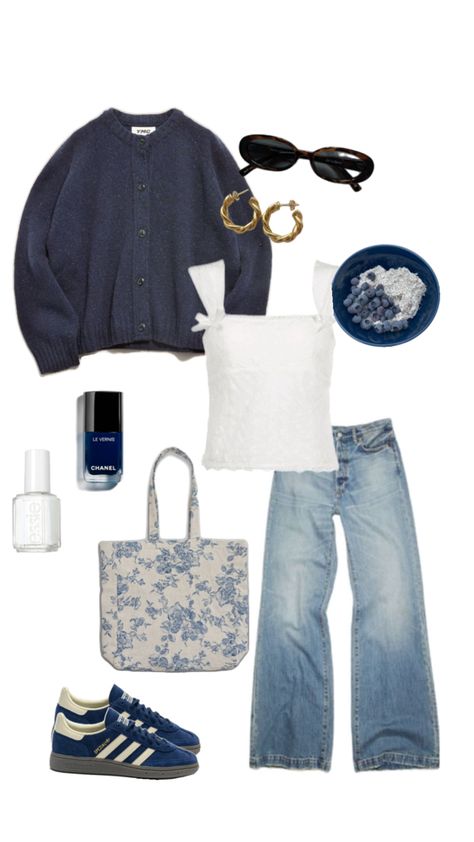 #blueberry#cuteoutfit#scandinavian#scandi#navyblue#aestheticoutfit#outfitinspo Scandinavian Fashion Capsule, Scandi Girl Summer, Scandi Aesthetic Outfit, Scandi Outfit Aesthetic, Scandi Clothes, Scandinavian Capsule Wardrobe, Scandi Style Outfit, Scandi Girl Style, Scandinavian Style Outfit